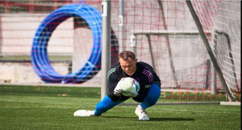 لن يواجه سيتي وليفربول.. بايرن يعلن غياب نوير عن معسكر آسيا